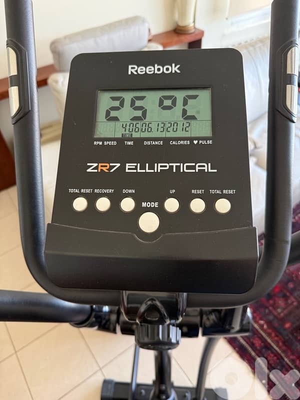 Used Reebok ZR7 Elliptical 2