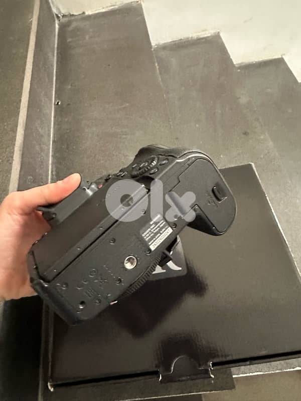 canon eos r6, body 5