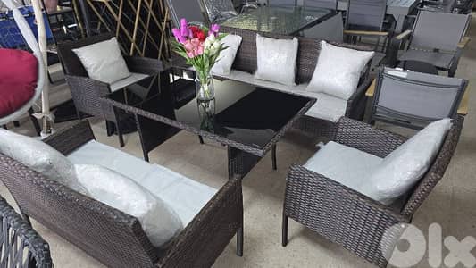 set resin 7 seats طقم رزين ٧ مقاعد مع طاولة