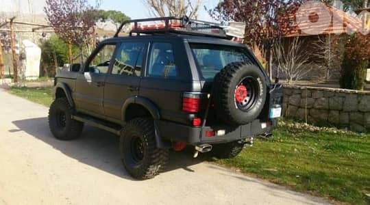 Range Rover P38 2000 – Modified Off-Road Beast