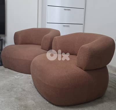 كرسي عدد 2  مع طاولة وسط