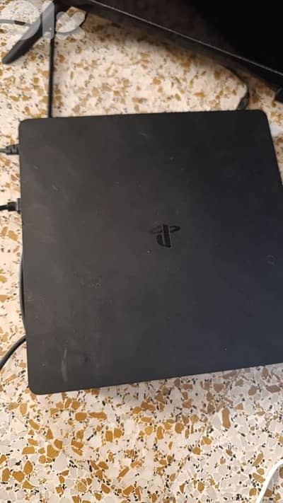 hamra sheri3 jondark mokabil salib el2a7mar