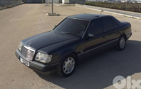 ONE OWNER Original Mercedes - E300 - W124 (model : 1990)