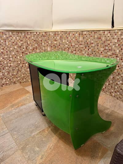 Used Desk and chair set like new for Sale