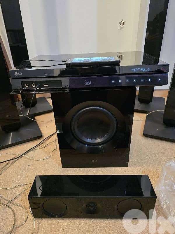 LG DVD 3D BlueRay Sound System 1