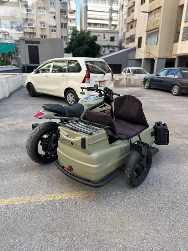 MotoGuzzi Sidecar 2011 1