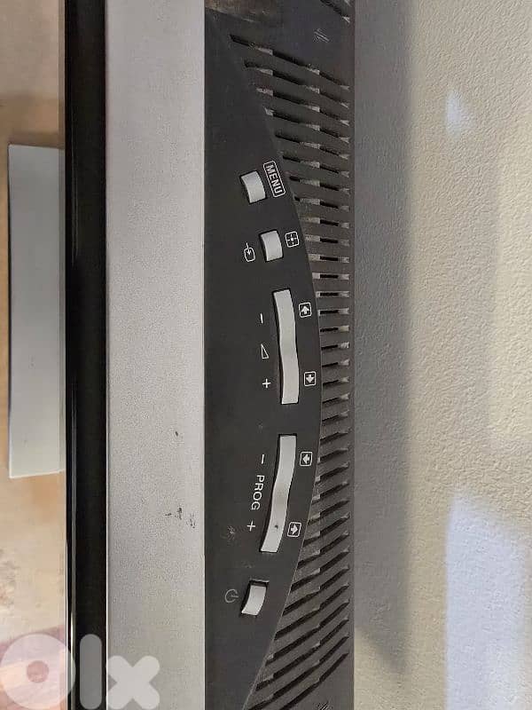 Sony BRAVIA KLV-32U300A, a 32-inch LCD 4