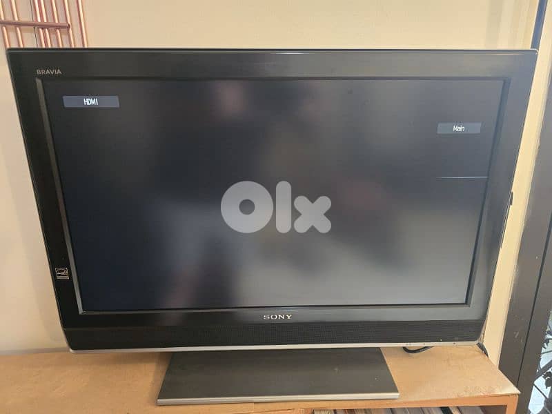 Sony BRAVIA KLV-32U300A, a 32-inch LCD 5