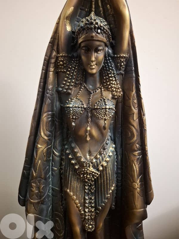 تمثال art deco 1