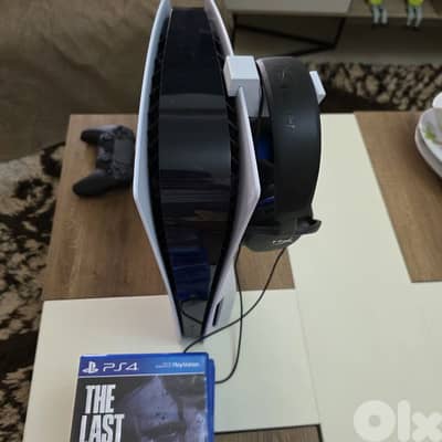 ps5 fat + 1tb ssd 3 original controllers 12 games and 1500va ups