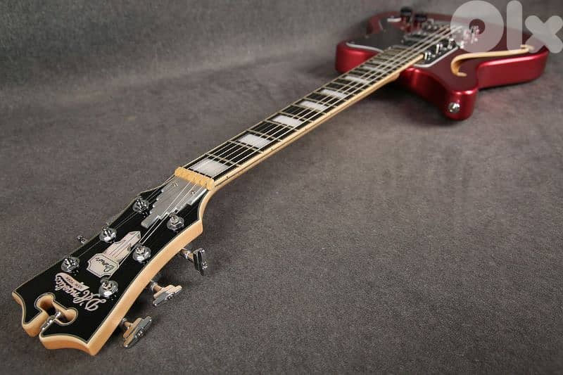 Dangelico Bedford Guitar 7