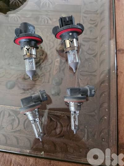 Headlight bulbs and fog lights