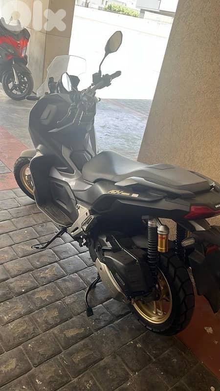 Honda Adv 150 1
