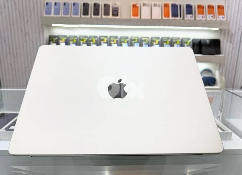 MacBook air m3 512 Gb 15-Inch Like new in excellent condition 2