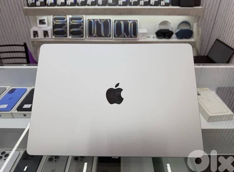 MacBook air m2 256 Gb 15-Inch Like new in excellent condition 1