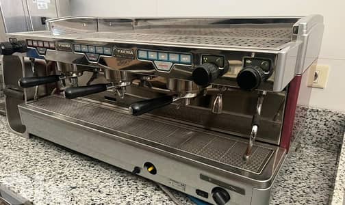 Espresso machine and coffee grinder مكنة قهوة اكسبرس