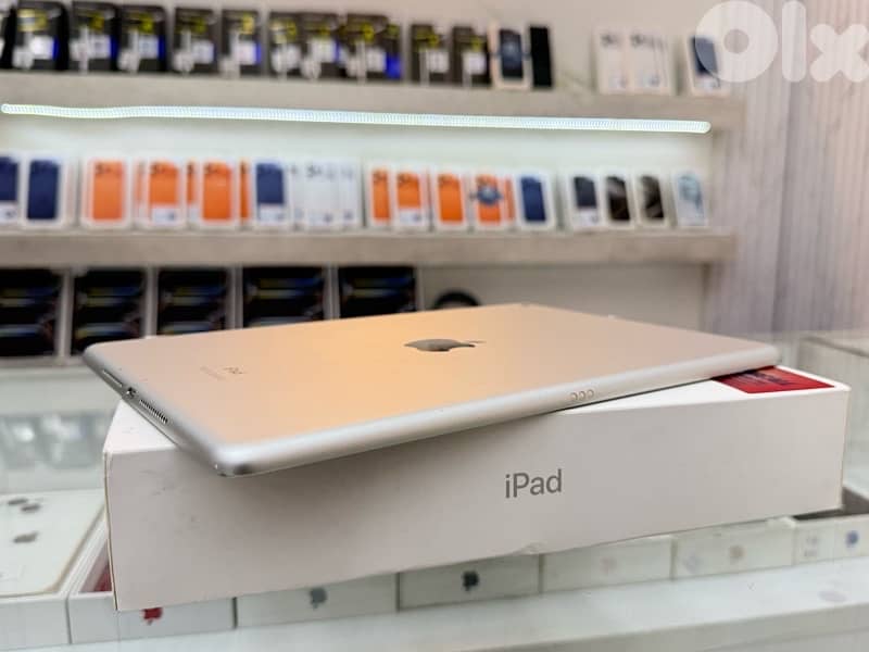 Apple IPad 7 32 Gb super clean condition 3