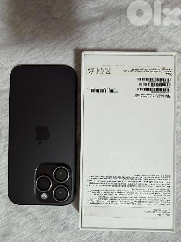 iphone 14pro- with charger+covers 1