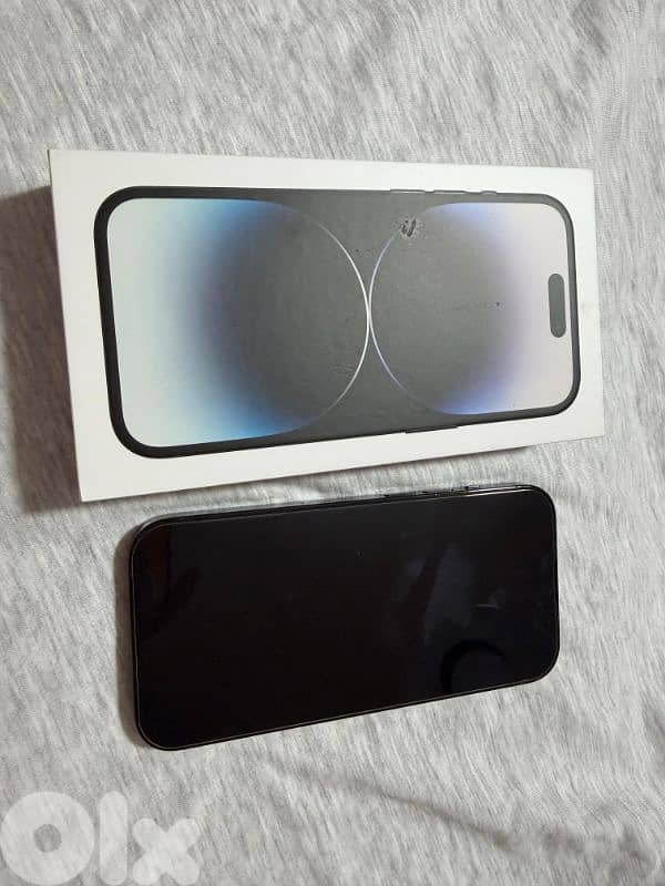 iphone 14pro- with charger+covers 2