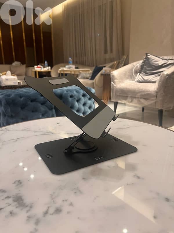 Laptop Stand 2