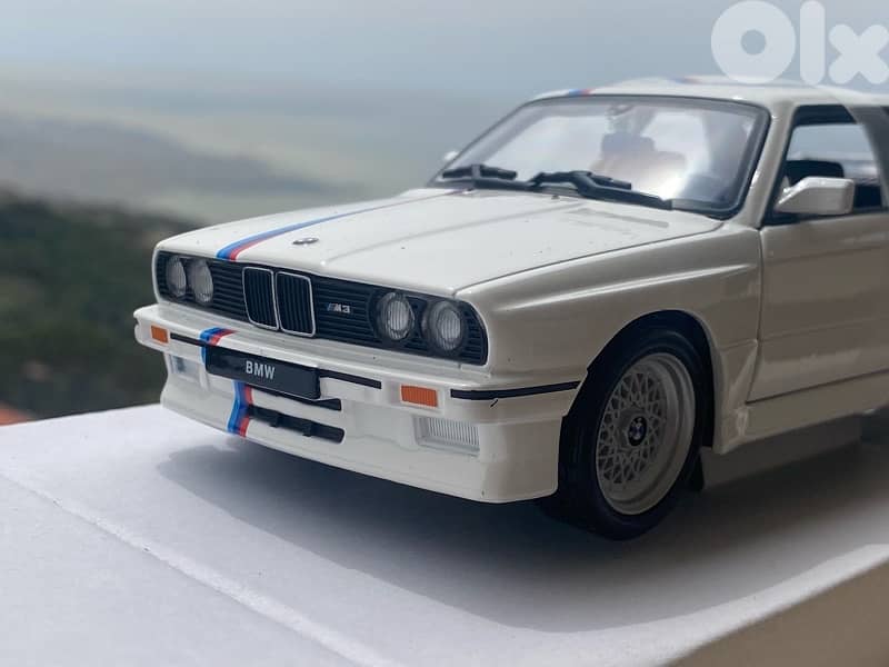 bmw e30 scale 1/24 diecast model car bburago 2