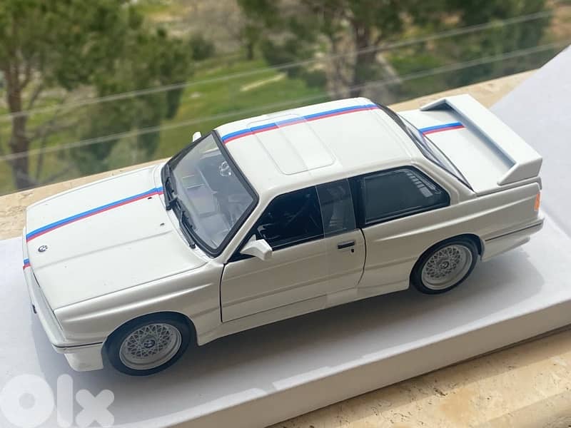 bmw e30 scale 1/24 diecast model car bburago 3
