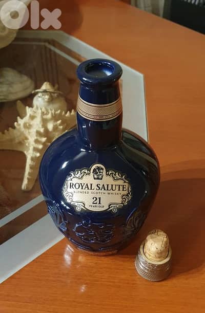 empty bottle royal salute 21 porcelain flagon with silk original cover