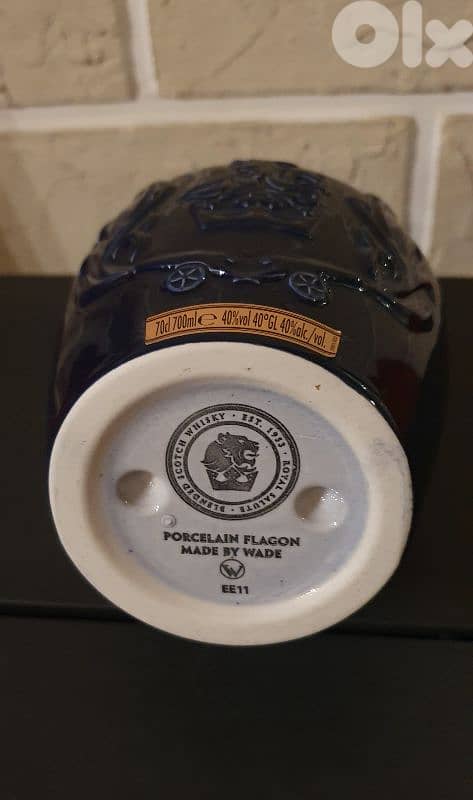 empty bottle royal salute 21 porcelain flagon with silk original cover 3