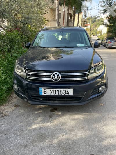 Volkswagen Tiguan 2016 Full Options with Panoramic Sunroof