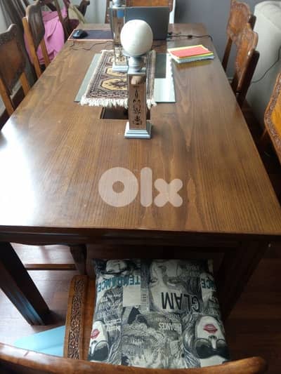 dining table with 8 chaira