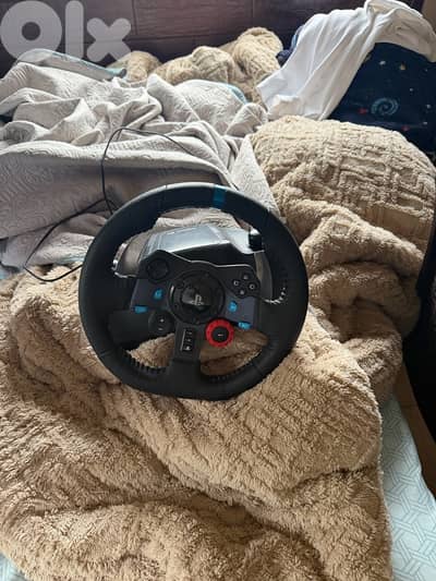 steering wheel w everything with it