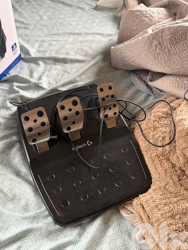 steering wheel w everything with it 2