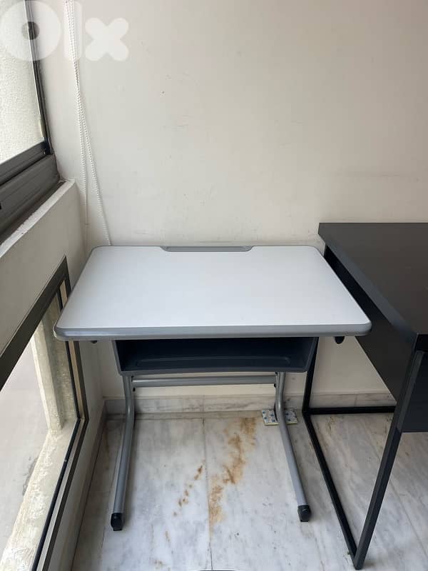 desk for kids- Pandaplast barely used 2