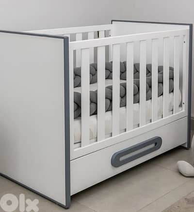 baby crib