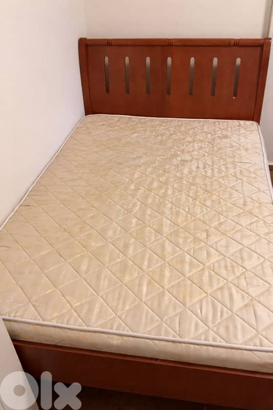 Full bedroom-used (good condition). 4