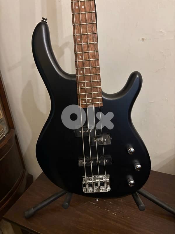 Cort bass electric guitar 1