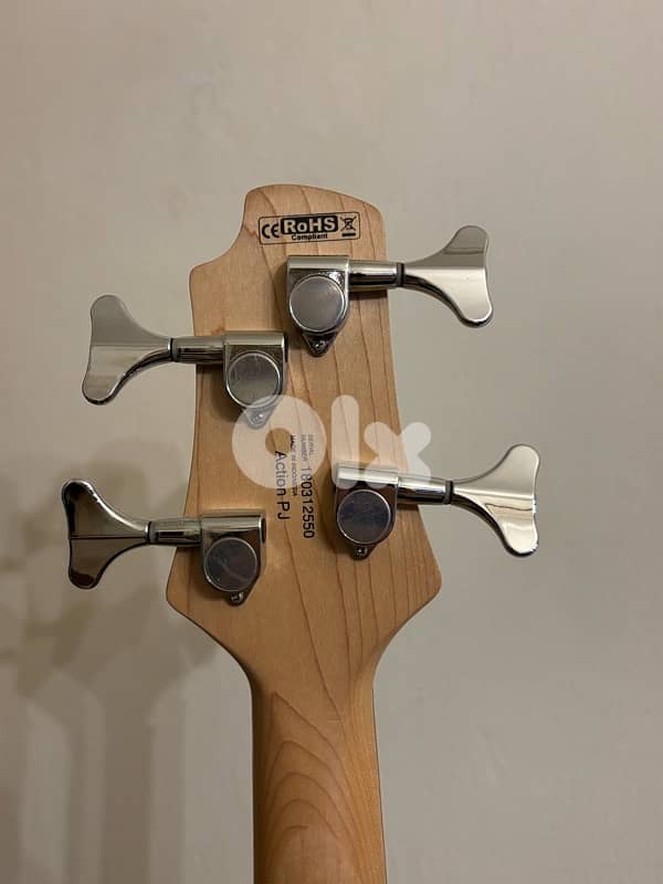 Cort bass electric guitar 3