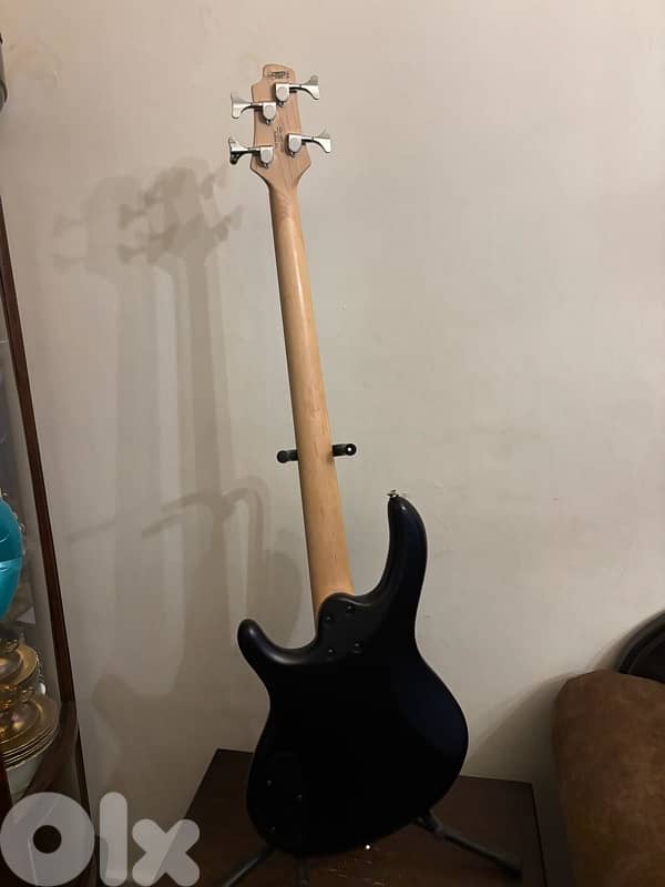 Cort bass electric guitar 5