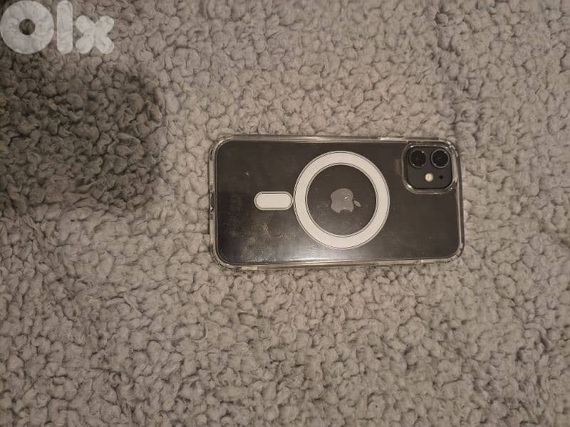 I phone 11 super clean 1