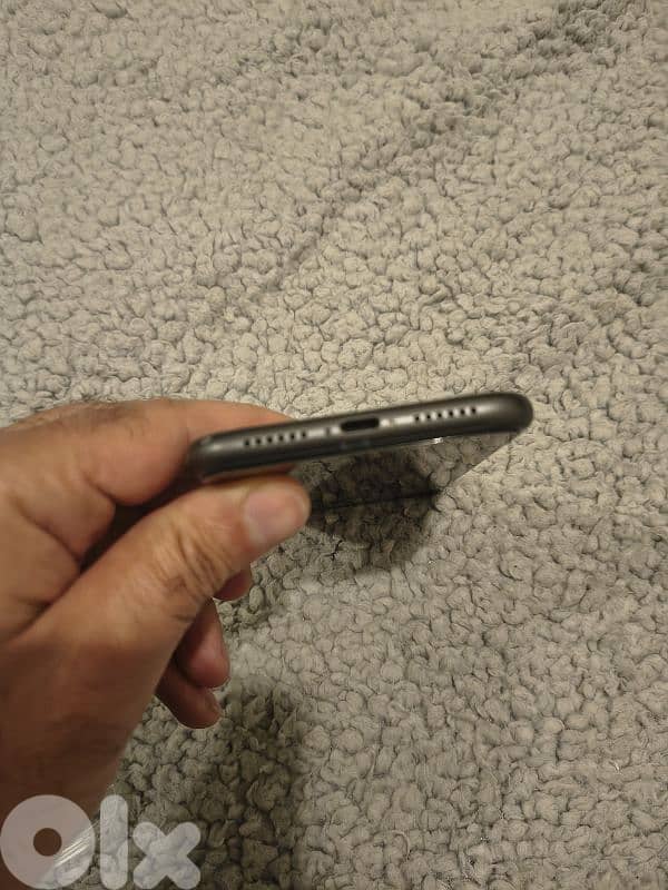 I phone 11 super clean 7