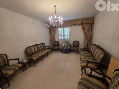 Salon for sales in excellent condition