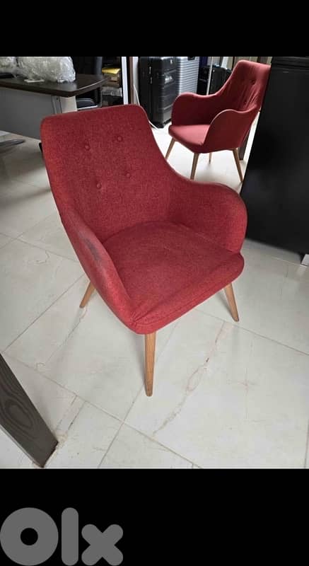 Pair of Modern Red Button-Tufted Accent Chairs 1