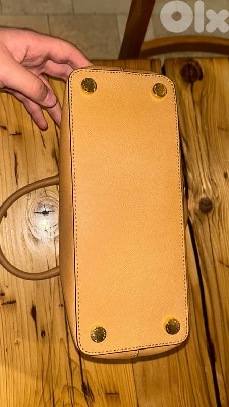 Michael Kors Cindy Medium Saffiano Dome Satchel With Dustbag 3