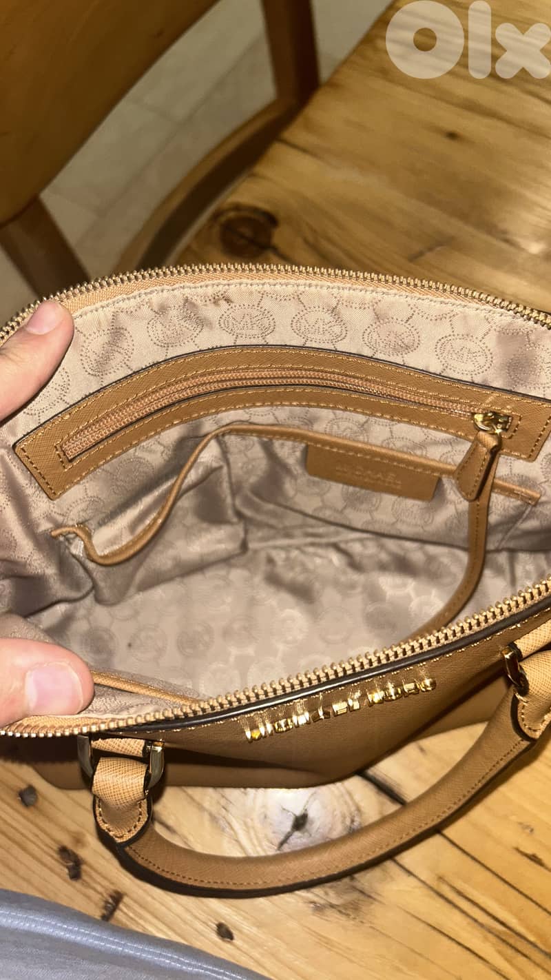 Michael Kors Cindy Medium Saffiano Dome Satchel With Dustbag 4