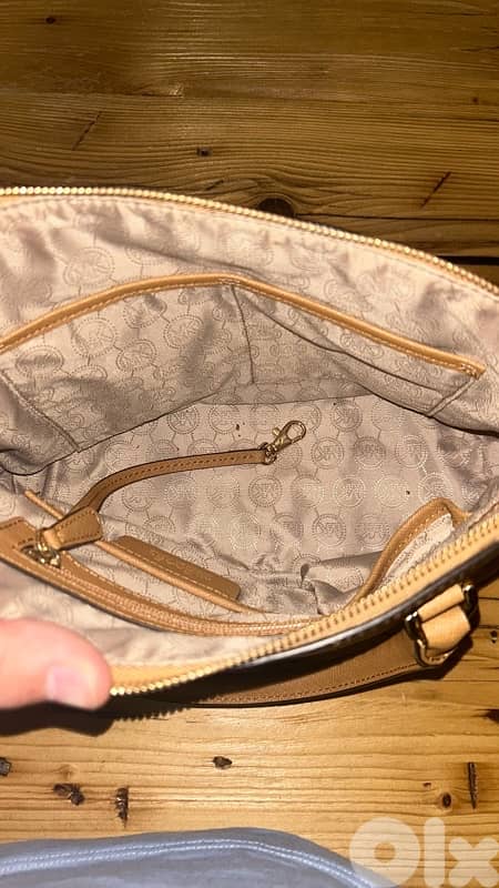 Michael Kors Cindy Medium Saffiano Dome Satchel With Dustbag 5