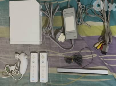 Nintendo Wii (Original RVL-001) GameCube Compatible Console Bundle-USA