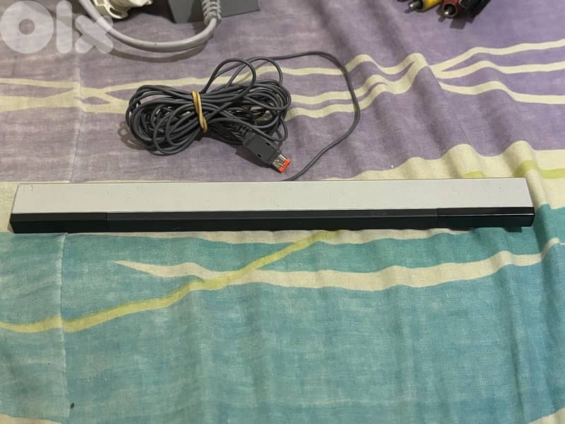 Nintendo Wii (Original RVL-001) GameCube Compatible Console Bundle-USA 8