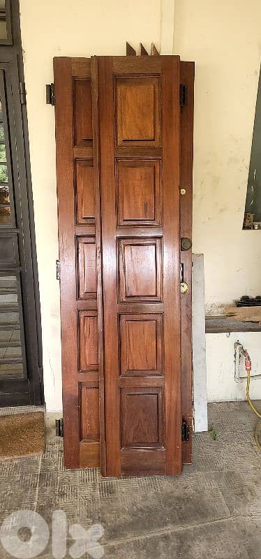 door with all accessories باب مدخل 7