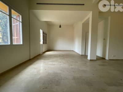 Spacious Apartment for Rent in Achrafieh – Monot شقة واسعة للإيجار