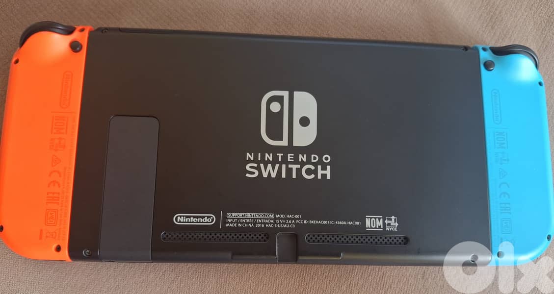 Modded Nintendo Switch V1 + 256GB SD 4